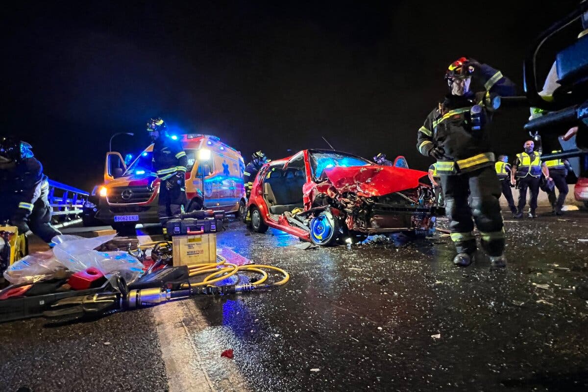 Ocho heridos en un accidente en la A-4 provocado por una conductora que circulaba en sentido contrario 