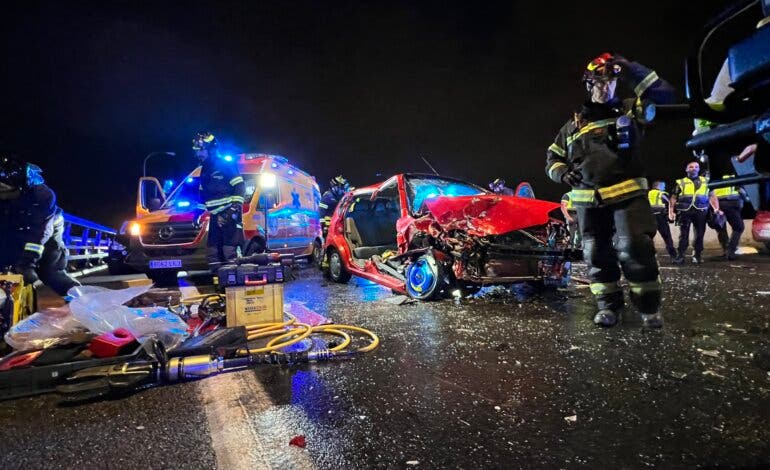 Ocho heridos en un accidente en la A-4 provocado por una conductora que circulaba en sentido contrario 