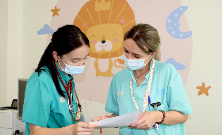 Pediatras del Hospital de Torrejón explican las claves de la alimentación para la vuelta al cole