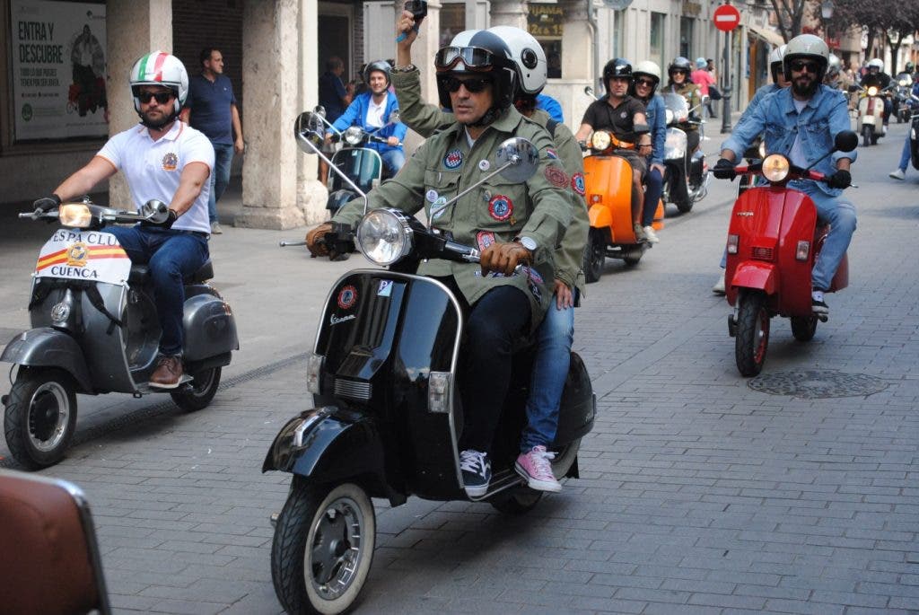 Vuelve VespAlcalá: 200 vespas tomarán este sábado el casco histórico de Alcalá de Henares