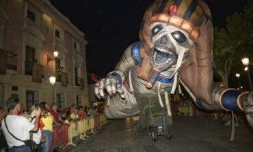 Alcalá cierra el Recinto Ferial y suspende el desfile de carrozas y los fuegos por la tormenta