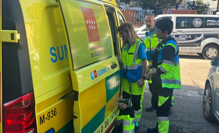 Muere un trabajador al caer de un andamio cuando pintaba una fachada