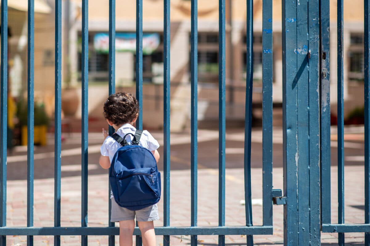 Alertan de una estafa con códigos QR a las puertas de colegios de Madrid
