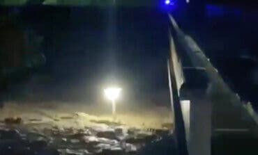 Buscan a dos desaparecidos por la DANA en Aldea del Fresno tras caer con su coche al río Alberche 