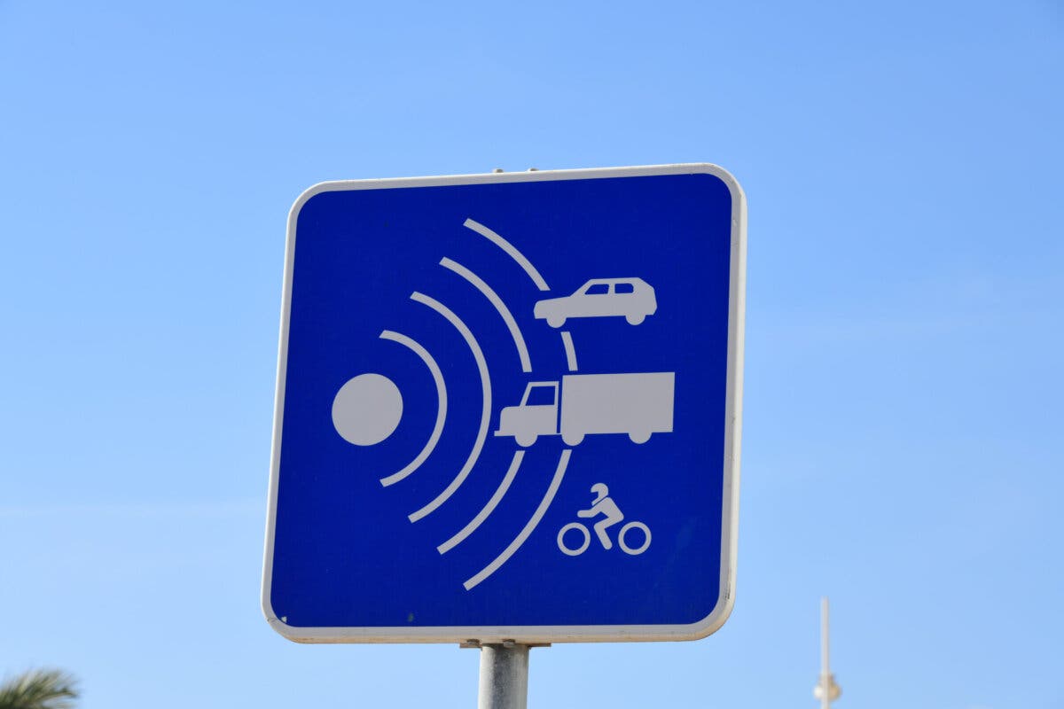 El radar de la DGT que más multa de España está en Madrid, en la M-40