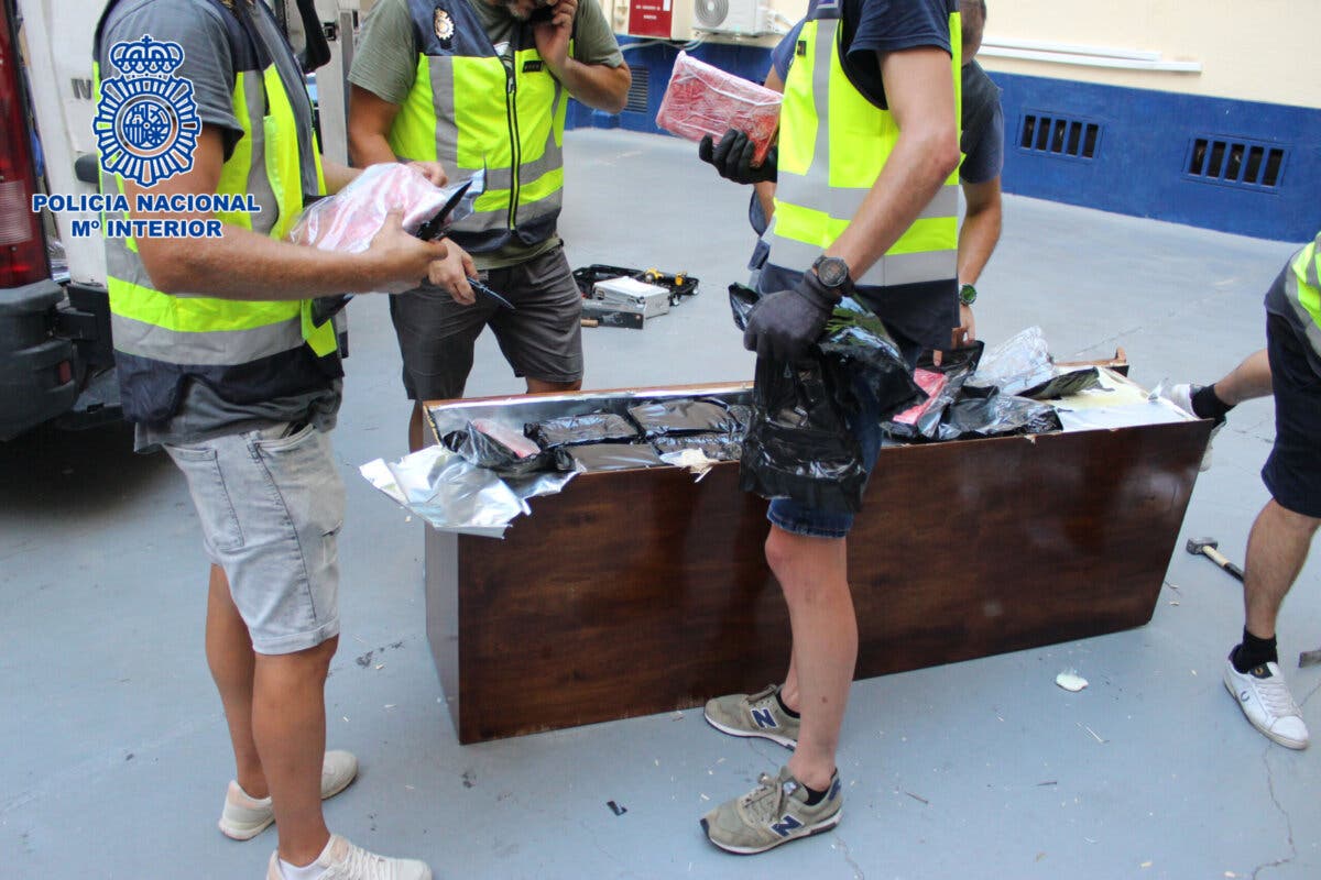 Madrid: Cae una banda que camufló 200 kilos de cocaína en muebles simulando mudanzas