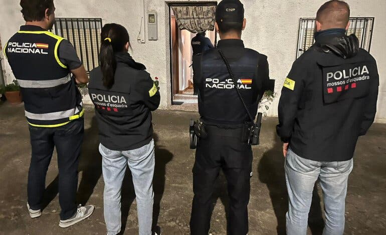 Un detenido en Arganda en una operación policial contra la organización neonazi Combat 18