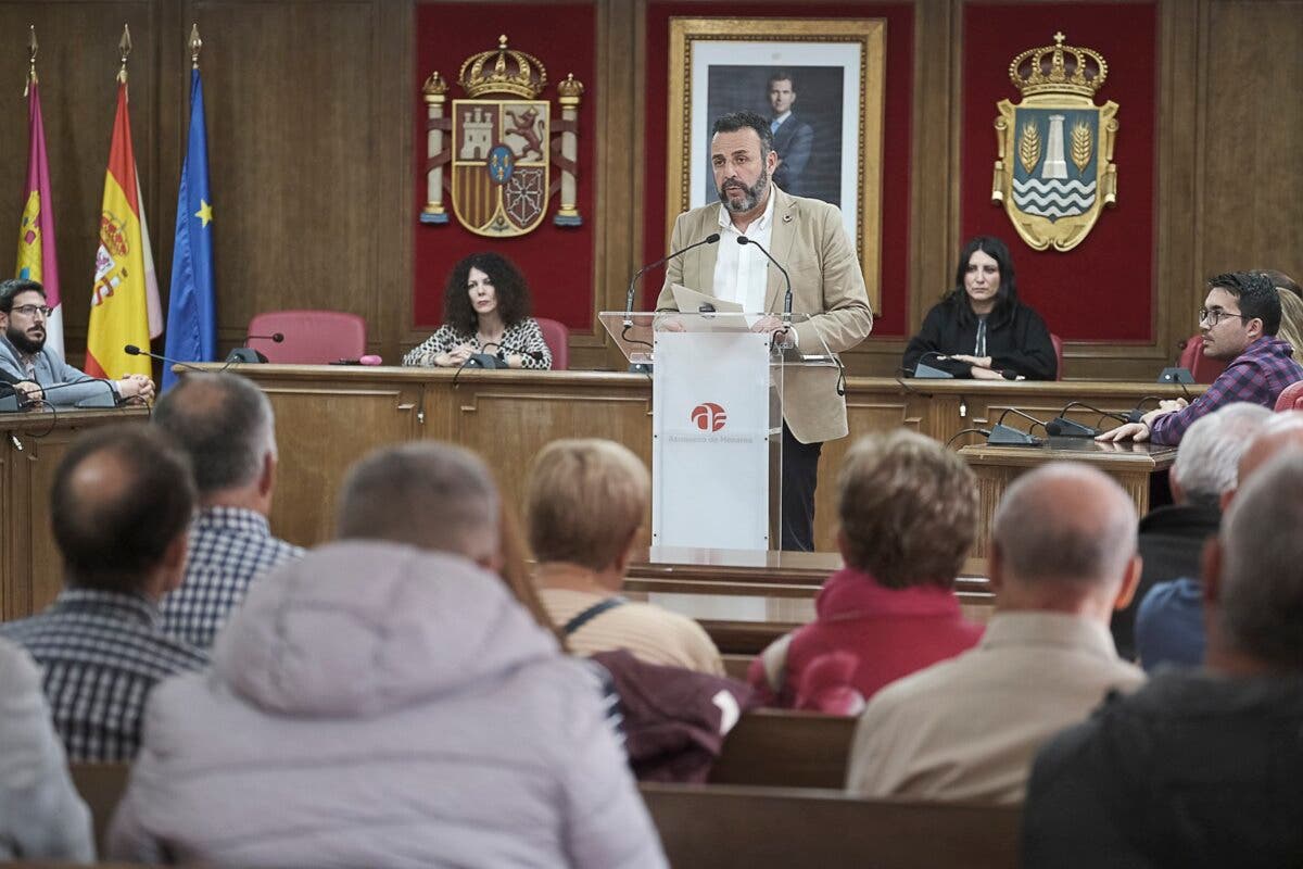 Azuqueca rinde homenaje a las víctimas de la Guerra Civil y la dictadura de Franco 