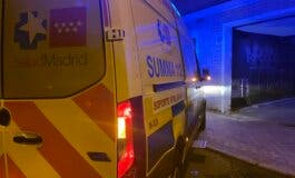 Muere un hombre al precipitarse desde una altura de tres pisos en Madrid