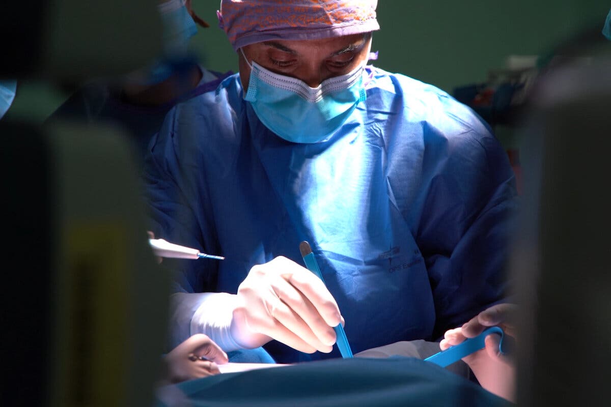 El Hospital de Torrejón implanta una novedosa y avanzada técnica quirúrgica para el tratamiento del cáncer de mama
