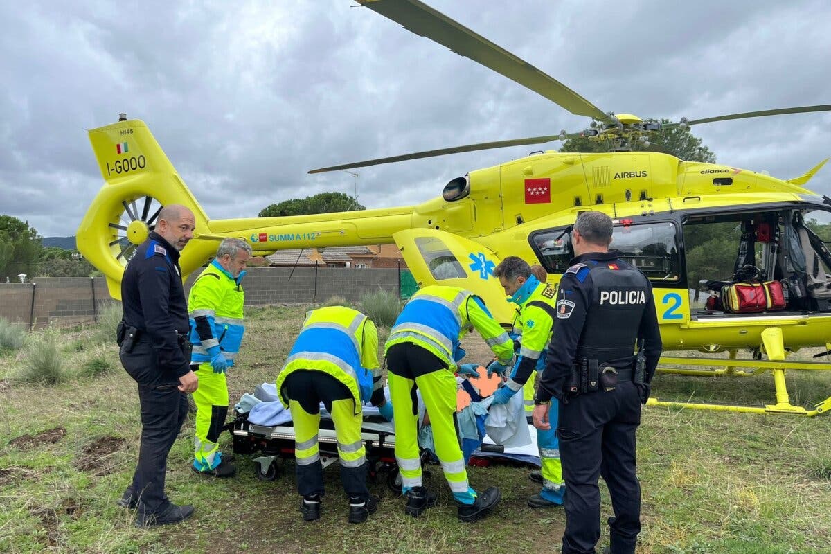 Herido grave un hombre de 70 años al caerse desde el techo de su casa en Navas del Rey