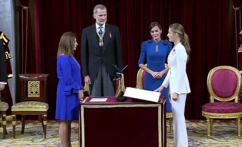 Este es el momento histórico de la jura de la Constitución de la Princesa Leonor 