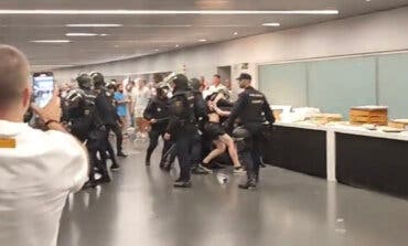 Detenidos seis aficionados del Feyenoord por altercados en el interior del Metropolitano