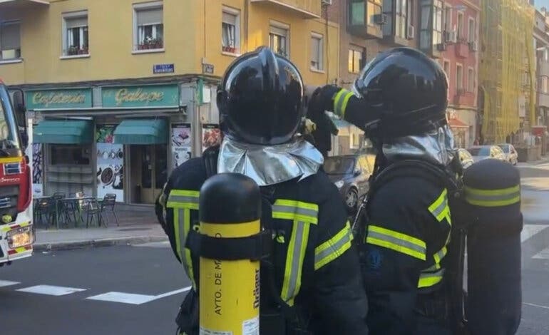 Herido grave un hombre de 43 años en el incendio de su vivienda en Madrid 