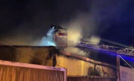 Arde una nave en el Camino Viejo de Vallecas a Vaciamadrid