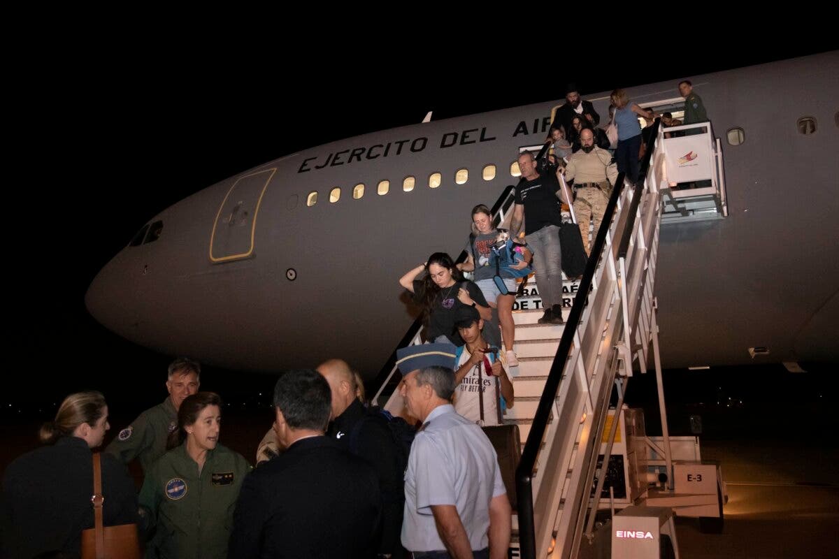 Llegan a Torrejón de Ardoz los primeros españoles evacuados desde Israel