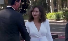 Abucheos y pitos a Pedro Sánchez en su llegada al desfile del 12 de Octubre