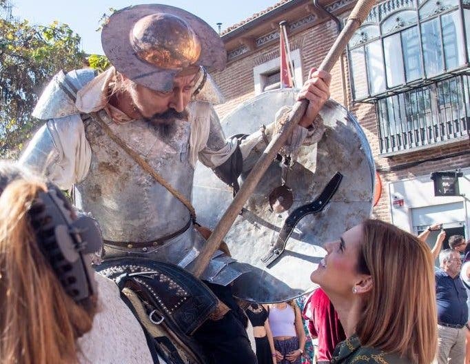 El Mercado Cervantino de Alcalá de Henares supera los 400.000 visitantes