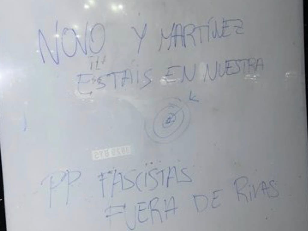 El PP de Rivas denuncia la aparición de pintadas contra su portavoz cerca de su casa: «Estáis en nuestra diana»