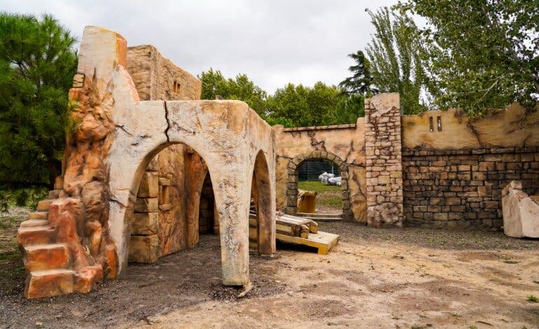 Avanza el montaje del Parque Mágicas Navidades de Torrejón de Ardoz que abrirá a finales de noviembre 