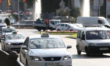 Madrid actualiza las tarifas del taxi para 2024: la del aeropuerto al interior de la M-30 se incrementa por primera vez en 14 años