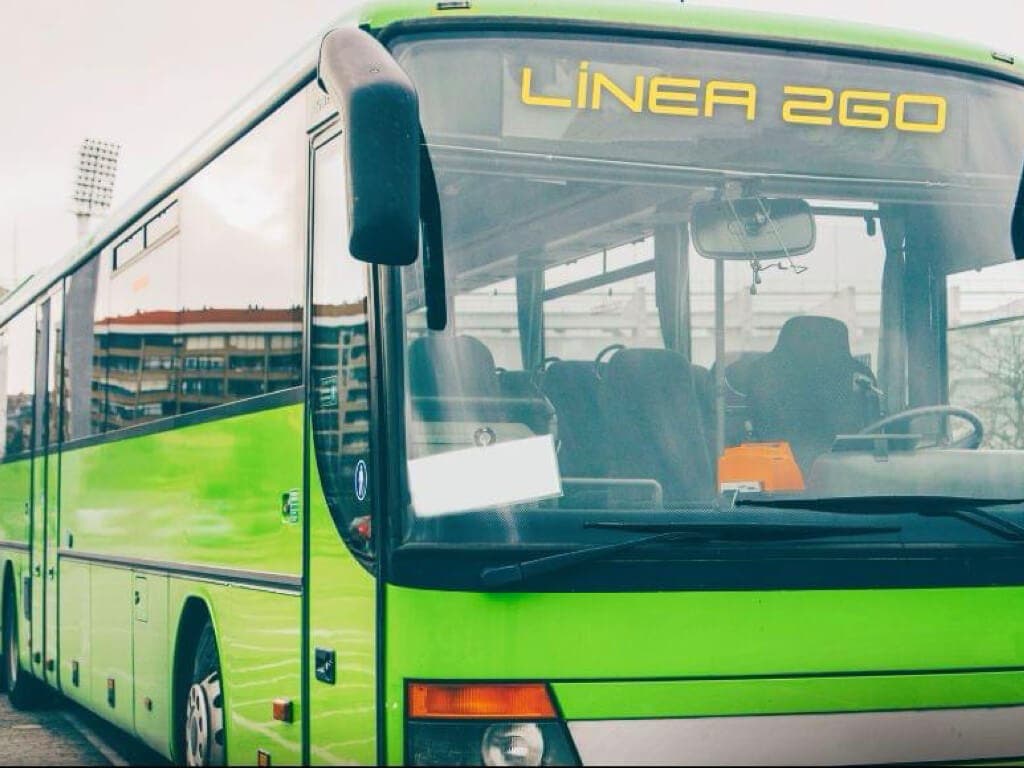 La línea de autobús 260 pasará a tener parada en Torres de la Alameda