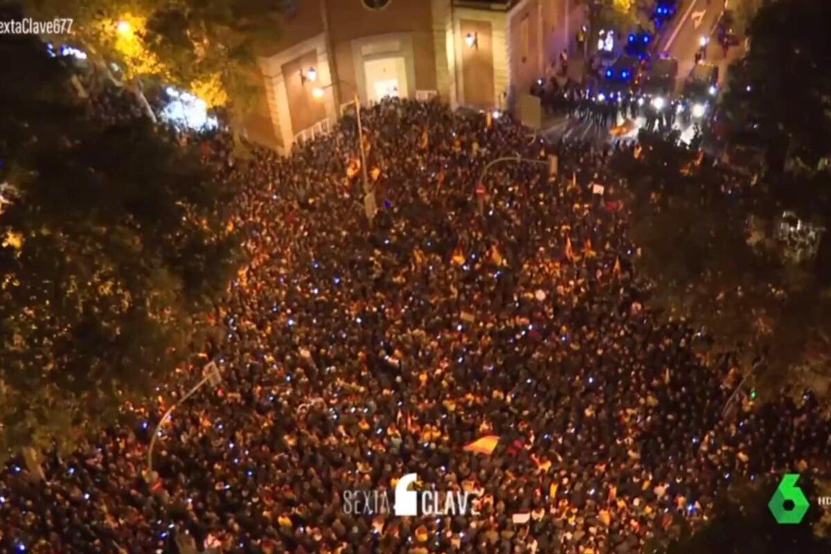 Miles de personas vuelven a manifestarse en Madrid contra la amnistía por quinto día consecutivo