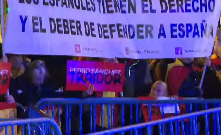 Octava noche de protestas contra el PSOE de Sánchez en Madrid