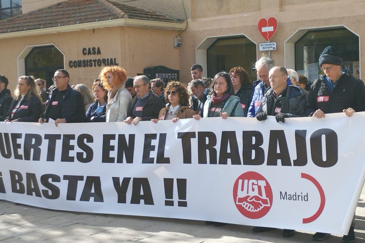 Concentración en Velilla por el trabajador fallecido tras ser aplastado por una pala excavadora