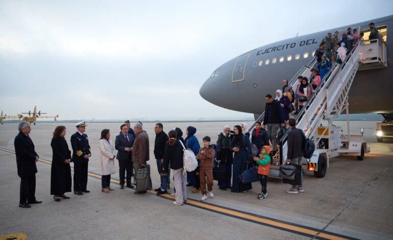 Llegan a Torrejón 139 hispano-palestinos evacuados de Gaza, entre ellos 67 menores