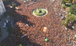 Miles de personas llenan las calles de Madrid contra la amnistía y el Gobierno de Sánchez