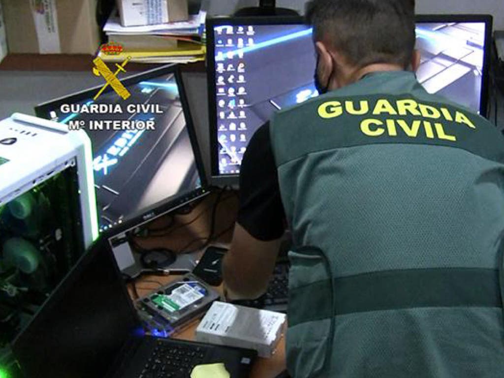 Investigan la inclusión de menores madrileños en chats de contenido sexual y violento sin su consentimiento