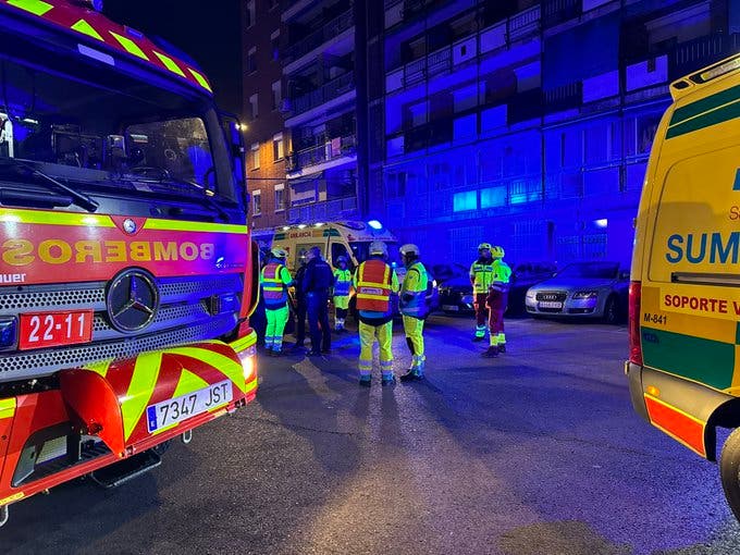 Siete vecinos intoxicados leves tras un incendio en una vivienda en Alcalá de Henares