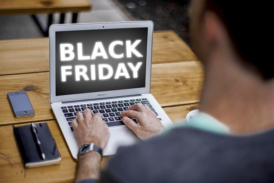 10 consejos de la Policía Nacional para evitar estafas en el Black Friday