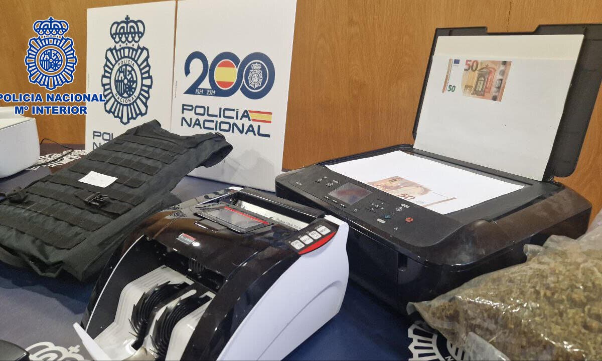 Desarticulada en Madrid una banda china que falsificaba tarjetas de identidad de extranjeros aprovechando su parecido físico
