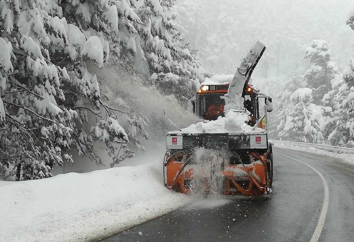 La Comunidad de Madrid presenta el dispositivo para hacer frente a posibles nevadas 