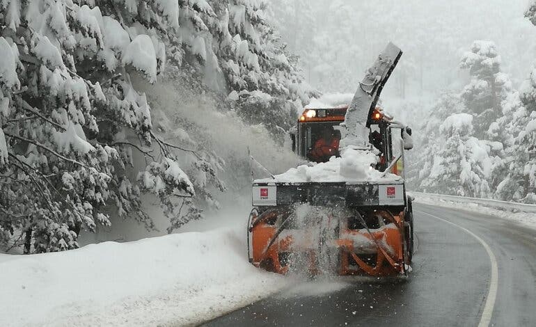 La Comunidad de Madrid presenta el dispositivo para hacer frente a posibles nevadas 