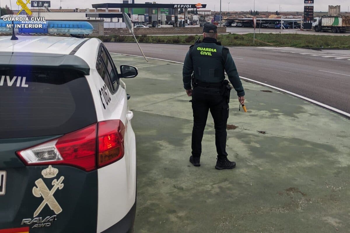 Detenido un conductor en la A-2 con 43 pastillas de MDMA ocultas en el apoyabrazos del coche 