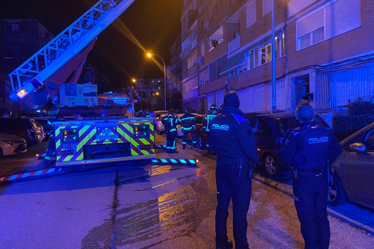 Un hombre y su hijo de cuatro años heridos tras producirse una explosión en su vivienda en Madrid 