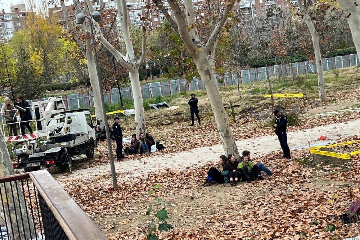 Protestas en Madrid por la tala de 880 árboles por la ampliación de la línea 11 de Metro