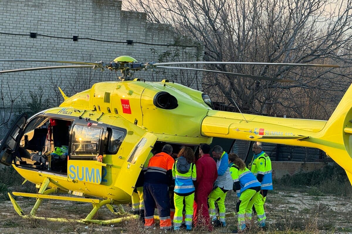 Herida grave una mujer en Paracuellos de Jarama al quedar atrapada entre su coche y un árbol 