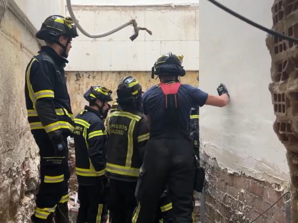 Muere un trabajador de 42 años tras derrumbarse una galería subterránea en Madrid