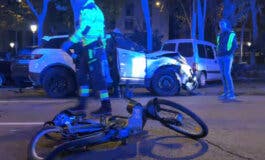 Un conductor huye a pie tras provocar el atropello de una ciclista en Madrid