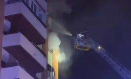 Una vela en casa de una mujer con síndrome de Diógenes provocó un incendio con 13 intoxicados en Madrid