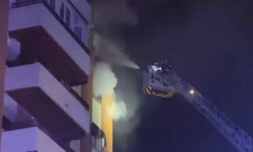 Una vela en casa de una mujer con síndrome de Diógenes provocó un incendio con 13 intoxicados en Madrid