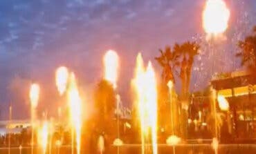 El espectáculo de las fuentes de Oasiz Madrid en Torrejón de Ardoz incorpora fuego