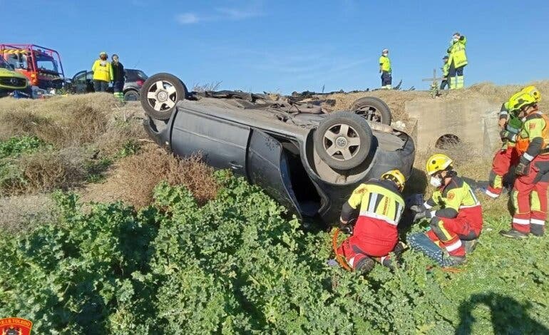 Mueren dos jóvenes en un choque frontal entre dos turismos en Toledo