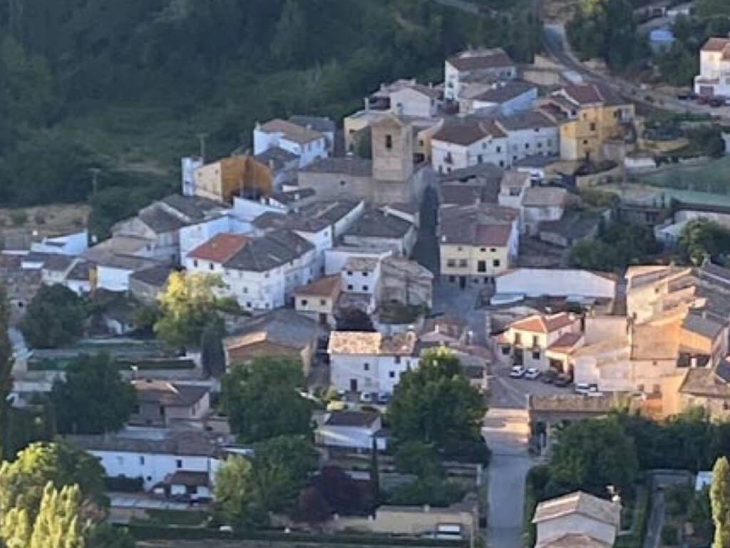 Un pequeño pueblo de Guadalajara ofrece vivienda gratis a quien gestione su único bar