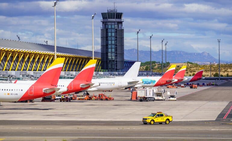 Convocan ocho jornadas de huelga en Iberia en plenas Navidades 