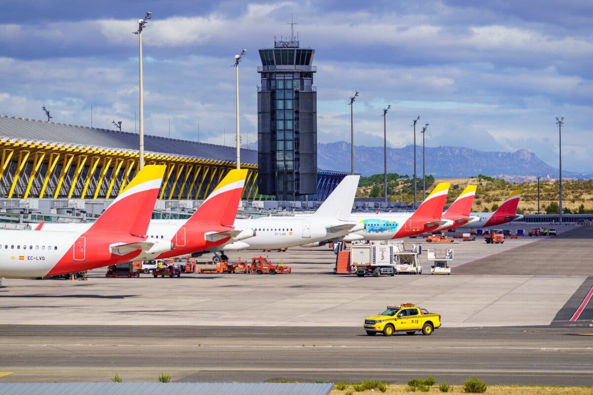 Organizaciones ecologistas rechazan la ampliación del aeropuerto de Barajas anunciada por Sánchez